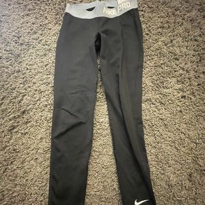 Nike Pro Capris. Blue Band. Girls.